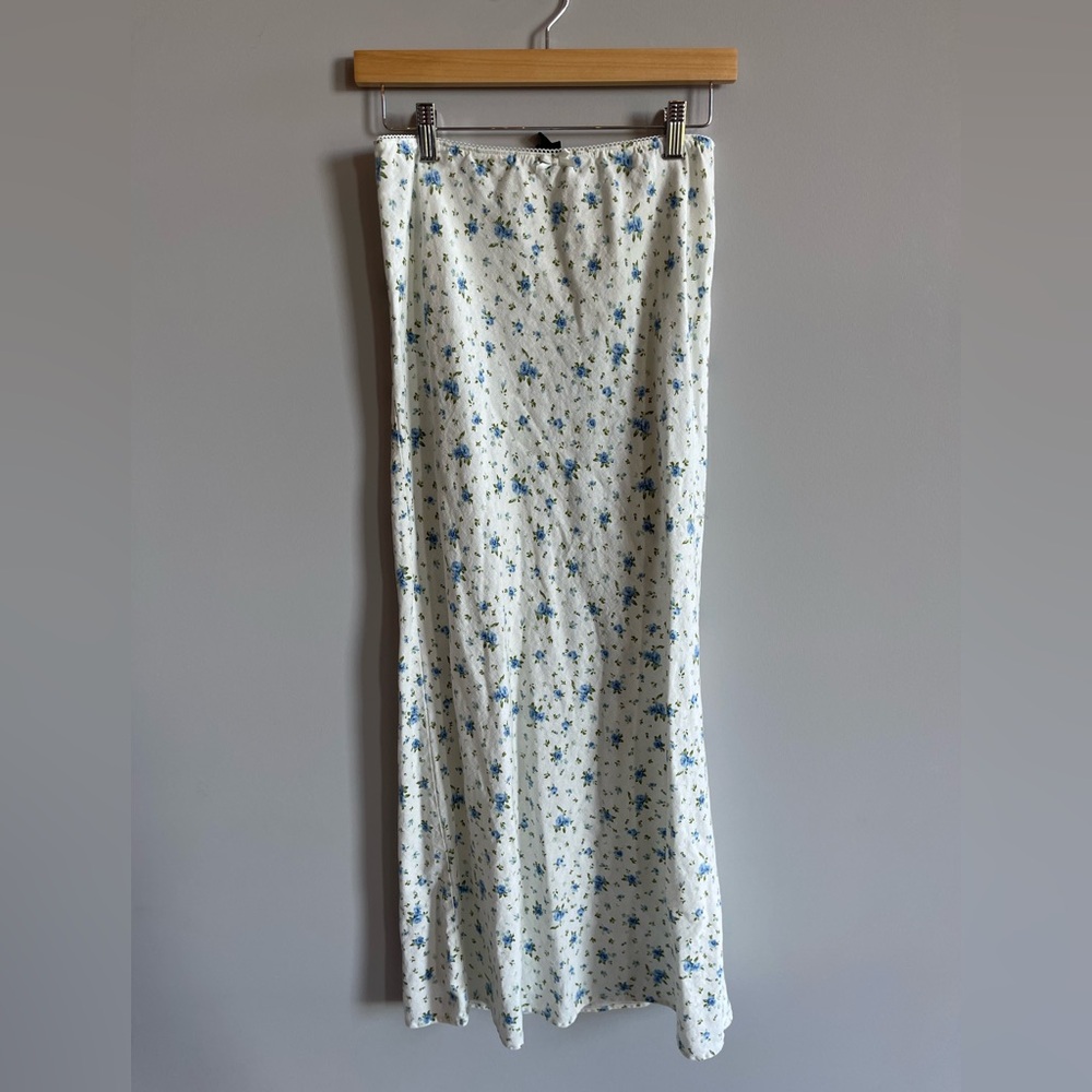Wild Fable White and Blue Floral Midi Skirt and White Bow